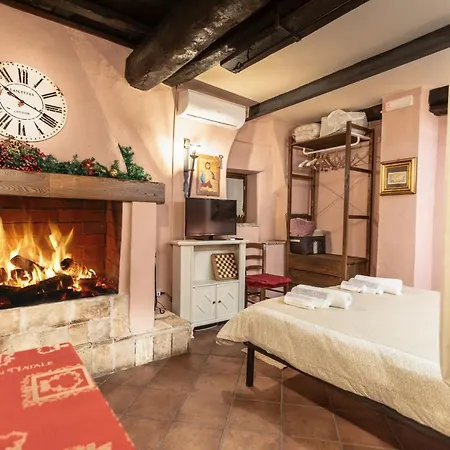 Casetta Di Carlo Magno Holiday home *